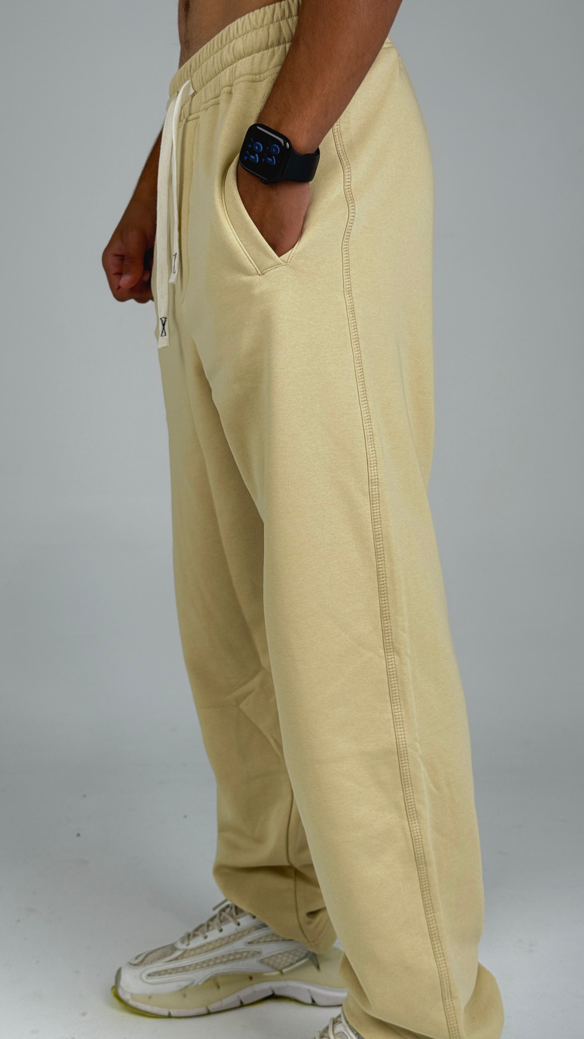 Wide-leg pants