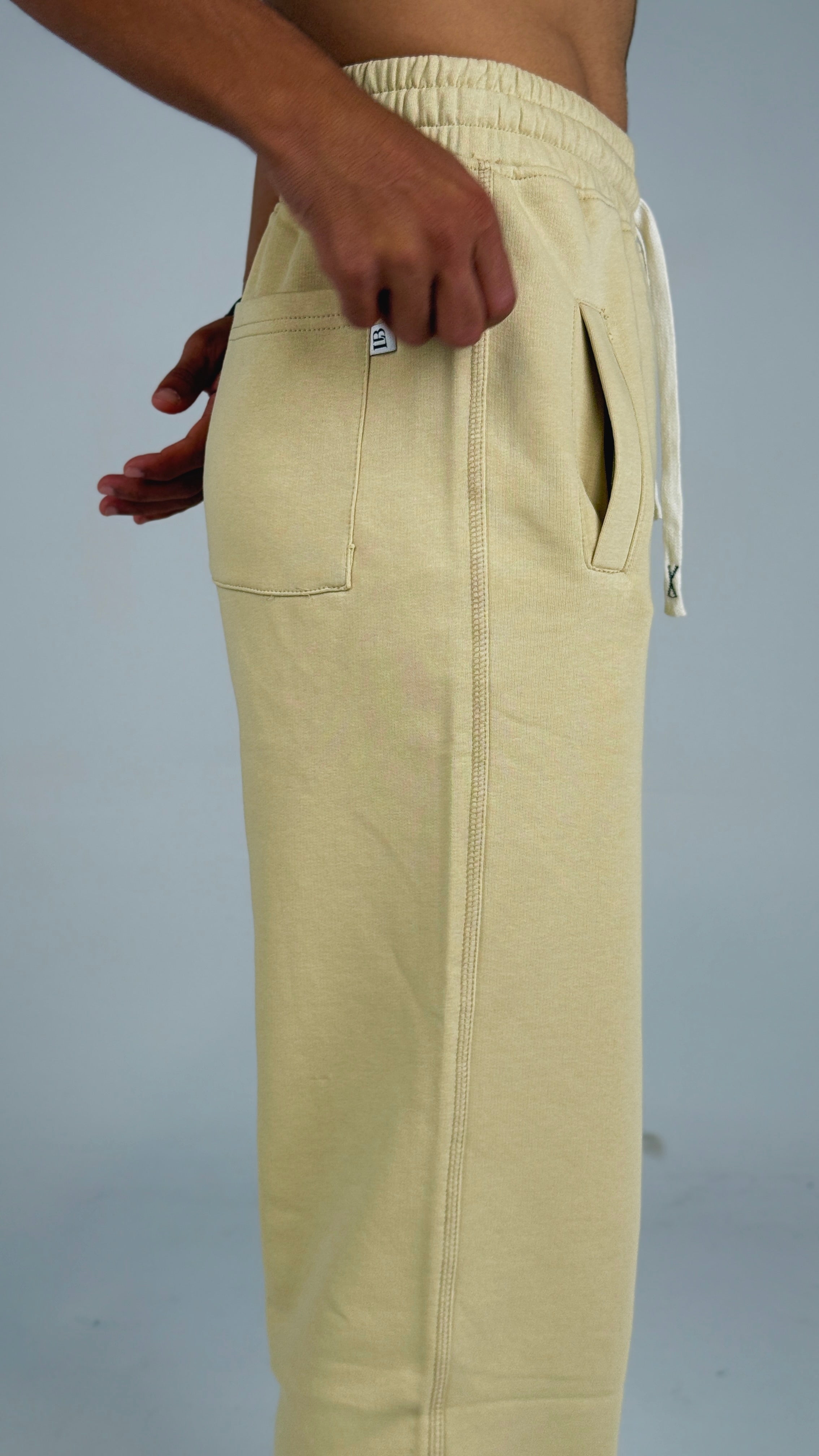 Wide-leg pants