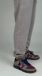 Slim pants with elastic waistband