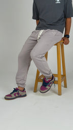 Slim pants with elastic waistband