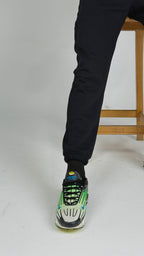 Slim pants with elastic waistband